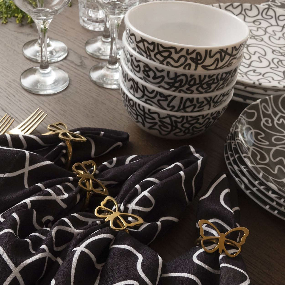 Black & White Squiggly Faux Linen Napkin Set of 4