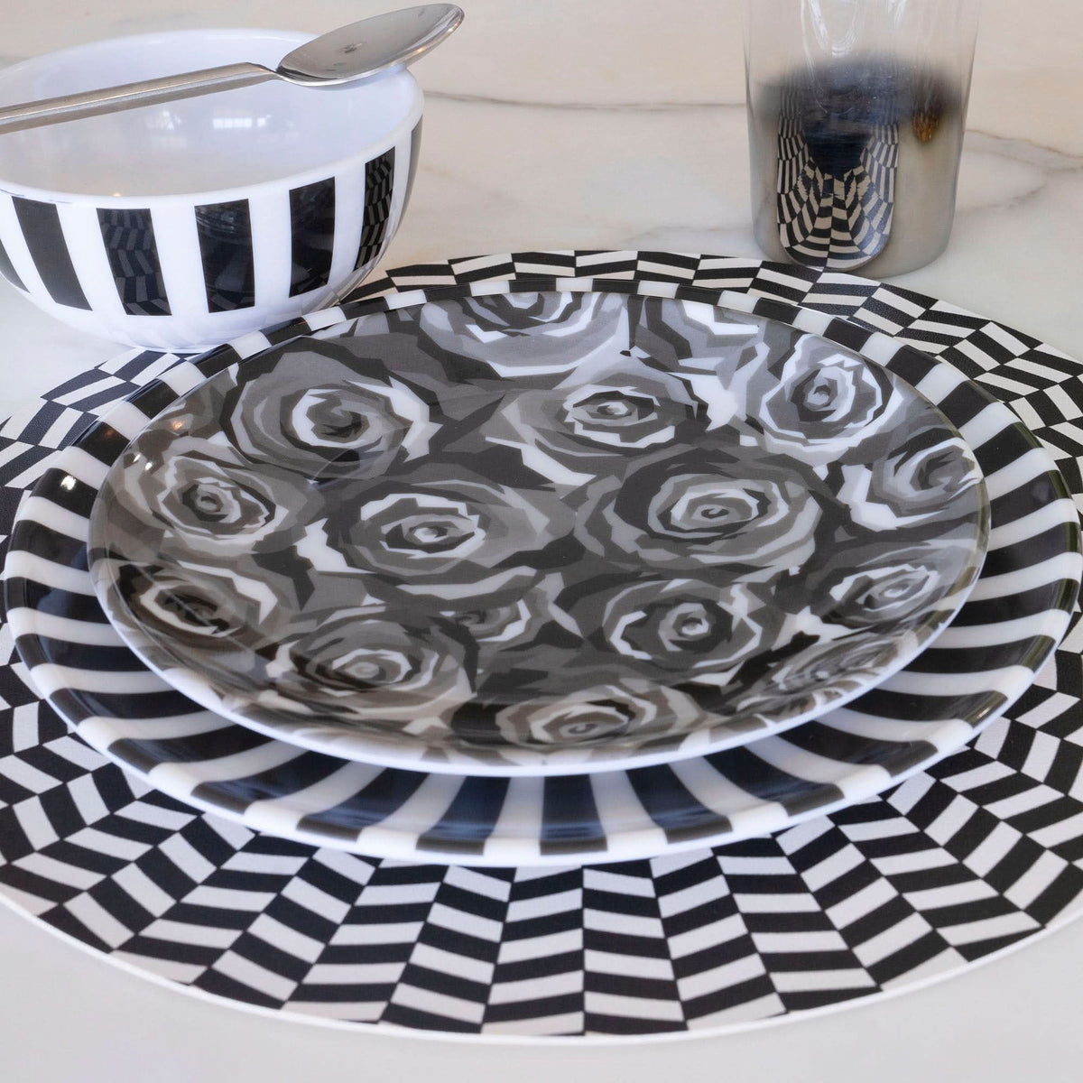Modern Simplicity Set 16 Piece Setting