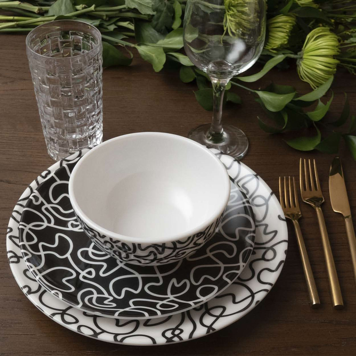 Black & White Squiggly Starter Set - 12 Piece Setting