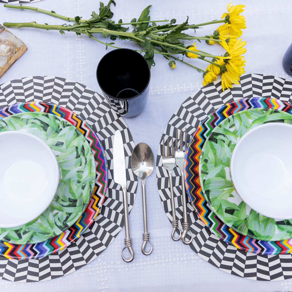 Vivid Whirl Set 16 Piece Setting
